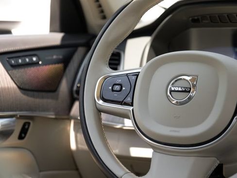 Used 2024 Volvo XC90 B6 Ultimate w/ Protection Package Premier AWD/4WD image 20