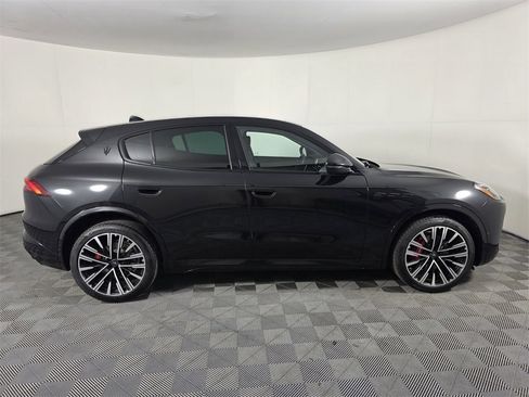 New 2025 Maserati Grecale Modena image 4