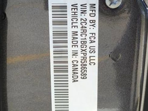 Used 2023 Chrysler Pacifica Touring-L image 24