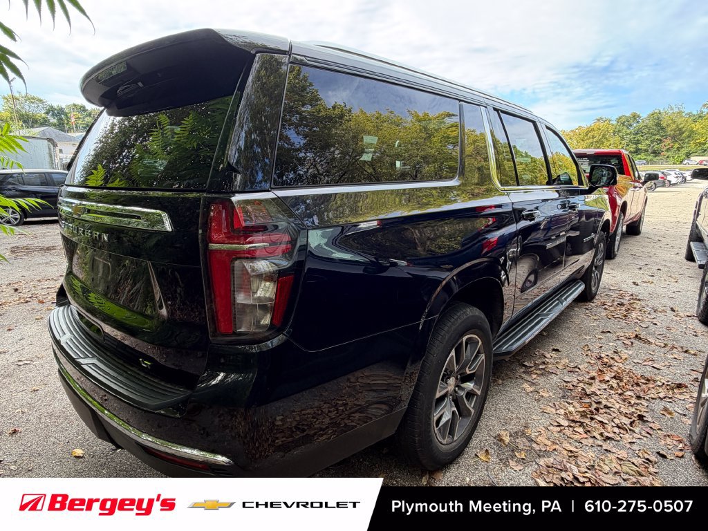 Certified 2024 Chevrolet Suburban LT w/ LT Signature Plus Package AWD/4WD image 8