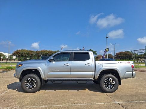 Used 2023 Toyota Tacoma TRD Sport w/ Technology Package AWD/4WD image 8