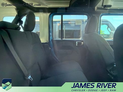 Used 2024 Jeep Wrangler Unlimited AWD/4WD image 10