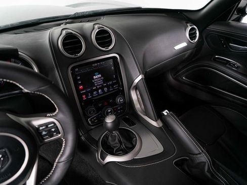 Used 2014 SRT Viper GTS w/ GTS Laguna Interior Package image 19