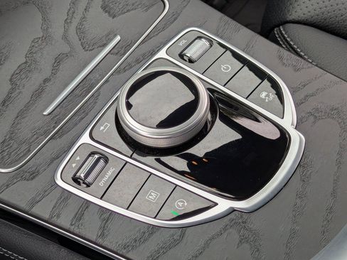 Used 2019 Mercedes-Benz GLC 300 4MATIC image 21