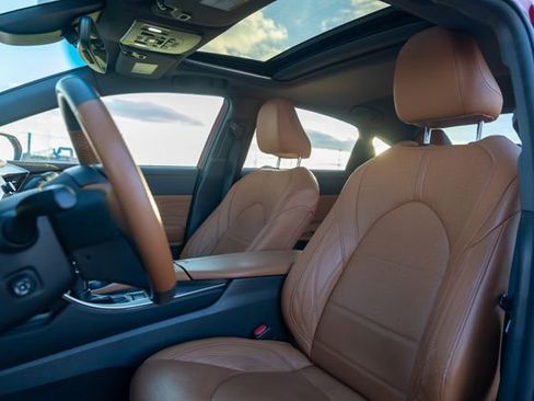 Used 2020 Toyota Avalon Limited image 15