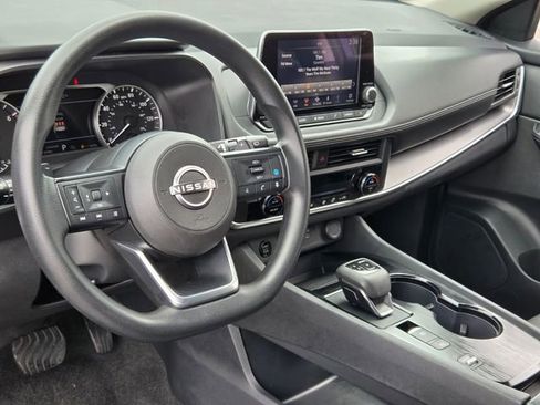 Used 2024 Nissan Rogue SV FWD image 8