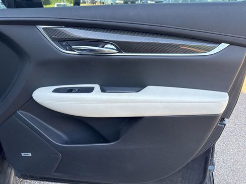 Used 2021 Cadillac XT6 Sport w/ LPO, Floor Liner Package AWD/4WD image 28