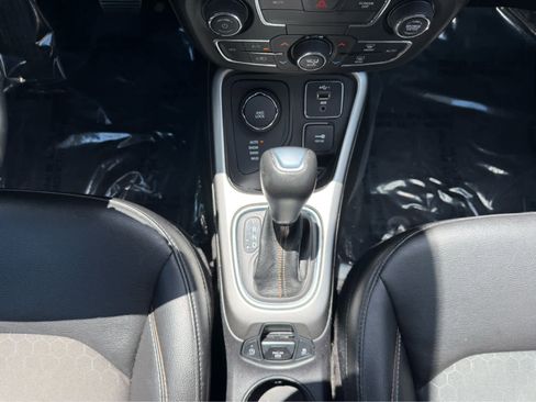 Used 2021 Jeep Compass Latitude w/ Sun and Sound Group AWD/4WD image 24