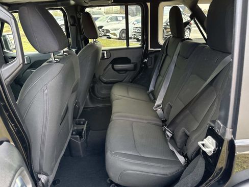 Used 2022 Jeep Wrangler Unlimited Sport image 14