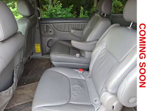 Used 2006 Toyota Sienna XLE w/ XLE Pkg 9 AWD/4WD image 9