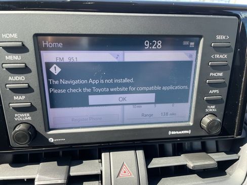 Used 2021 Toyota RAV4 LE AWD/4WD image 19