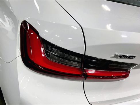 Used 2022 BMW 330e xDrive w/ Premium Package image 28