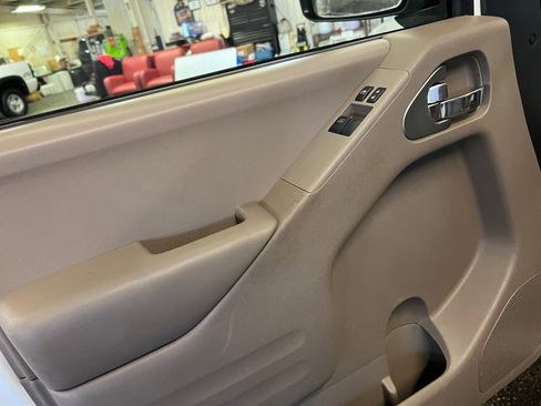 Used 2016 Nissan Frontier SV image 36