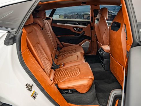 Used 2022 Lamborghini Urus AWD/4WD image 53