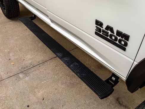 Used 2024 RAM 3500 Laramie w/ Night Edition image 12