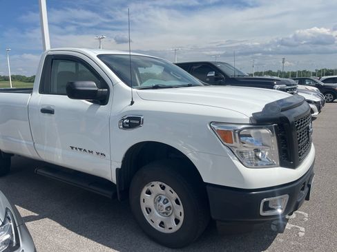 Used 2017 Nissan Titan S AWD/4WD image 4