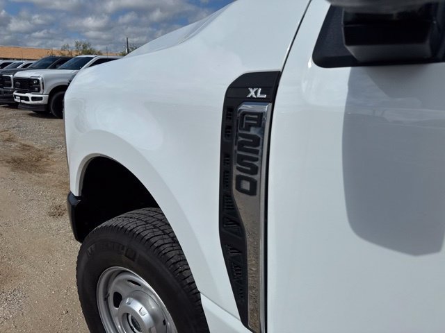 Used 2025 Ford F250 XL w/ FX4 Off-Road Package AWD/4WD image 12