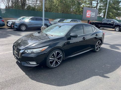 Used 2022 Nissan Sentra SR image 2