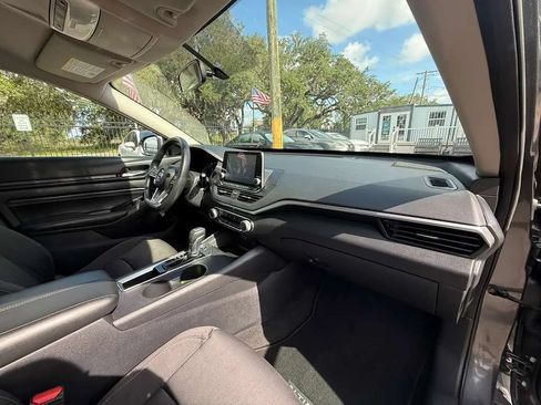 Used 2019 Nissan Altima 2.5 S FWD image 10