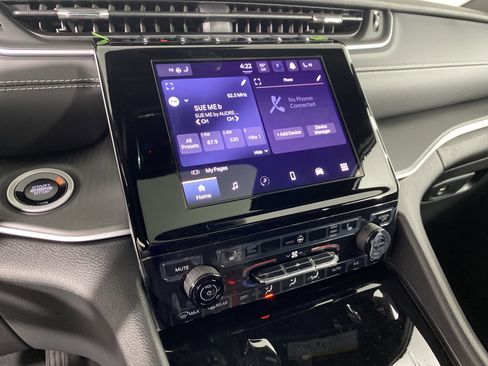 New 2025 Jeep Grand Cherokee L Altitude image 27