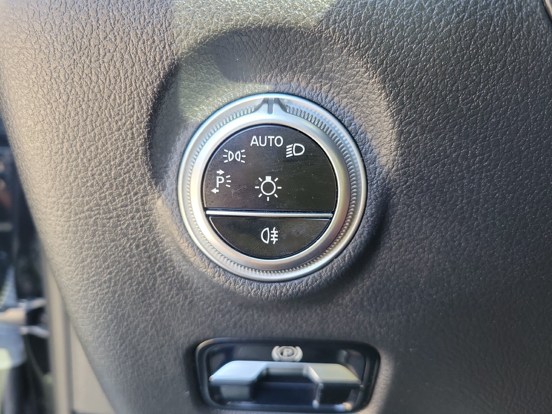 Used 2023 Mercedes-Benz C 300 Sedan image 23