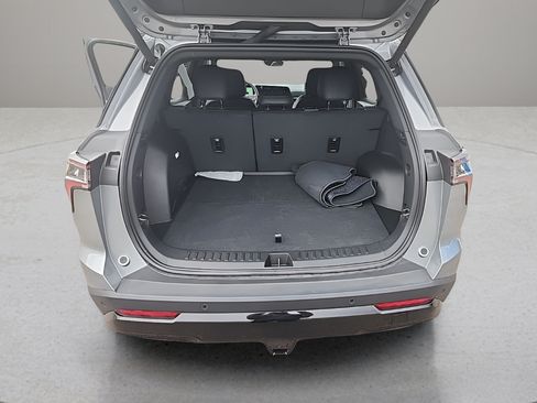 Used 2025 Chevrolet Equinox RS AWD/4WD image 18