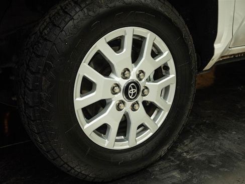 Used 2025 Toyota Tacoma SR5 AWD/4WD image 3