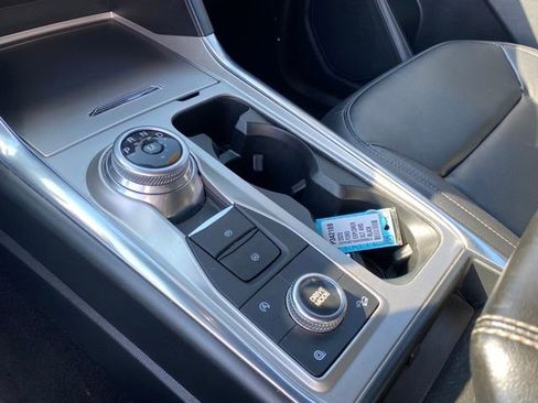 Used 2020 Ford Explorer XLT w/ Equipment Group 202A image 12