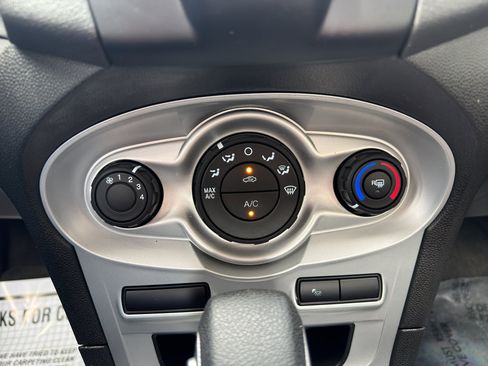 Used 2018 Ford Fiesta SE FWD image 21