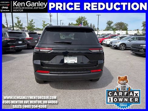 Certified 2025 Jeep Grand Cherokee Altitude AWD/4WD image 9