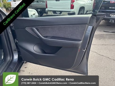 Used 2021 Tesla Model Y Long Range AWD/4WD image 16