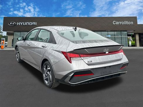 New 2025 Hyundai Elantra Sport image 7