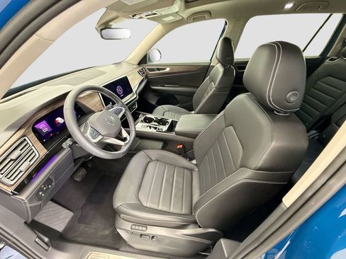 Used 2025 Volkswagen Atlas SEL AWD/4WD image 18