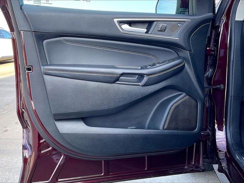 Used 2024 Ford Edge Titanium image 22
