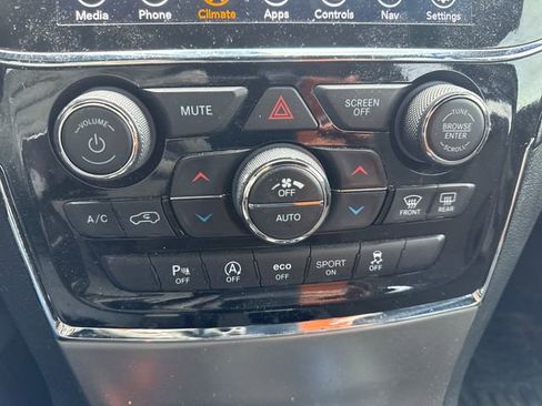 Used 2022 Jeep Grand Cherokee Laredo E w/ Security & Convenience Group image 22