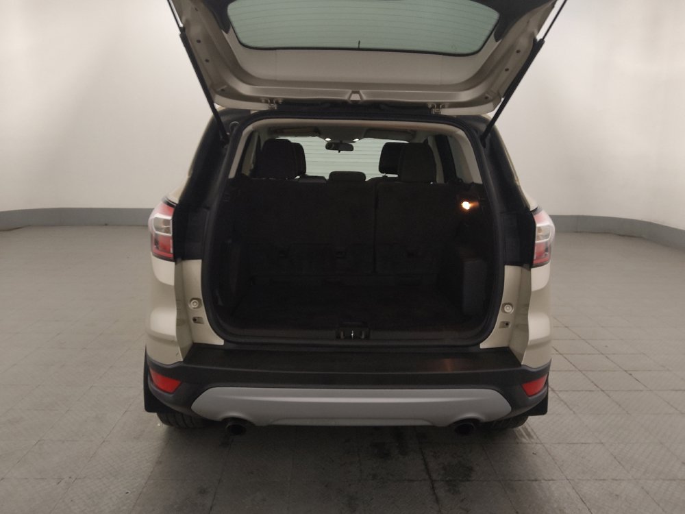 Used 2017 Ford Escape SE w/ SE Cold Weather Package AWD/4WD image 29