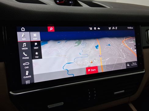 Used 2021 Porsche Cayenne image 22