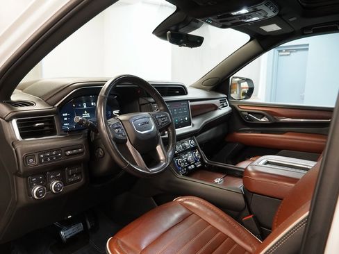 Used 2023 GMC Yukon Denali Ultimate image 7