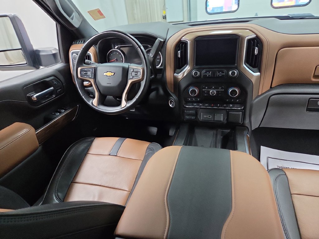 Used 2023 Chevrolet Silverado 3500 High Country w/ Technology Package AWD/4WD image 14