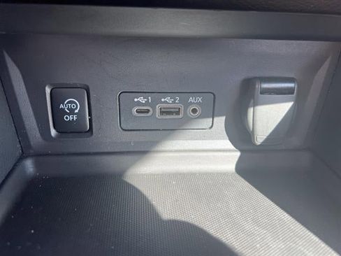 Used 2024 Nissan Sentra SV FWD image 22