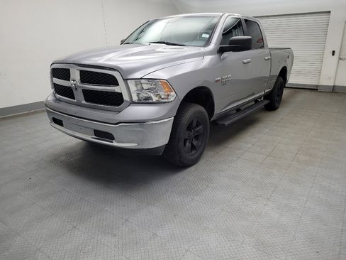 Used 2019 RAM 1500 Classic SLT image 2