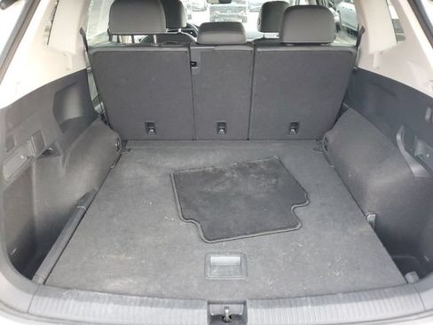 Used 2024 Volkswagen Tiguan SE AWD/4WD image 30