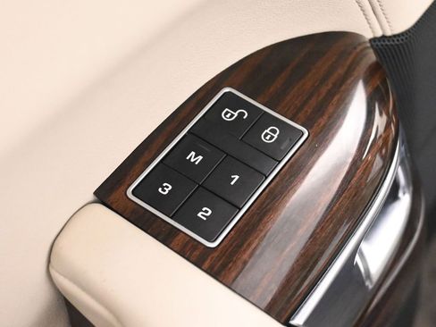 Used 2016 Land Rover Range Rover Long Wheelbase Supercharged image 38