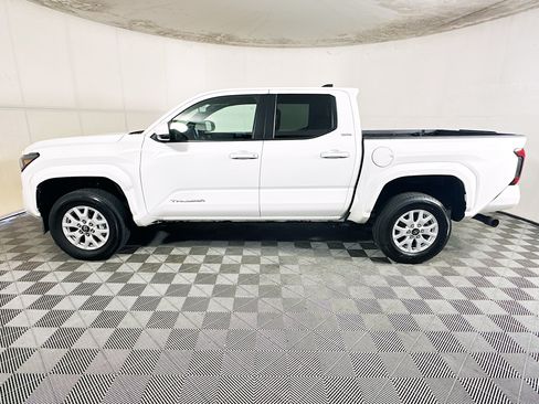 Used 2024 Toyota Tacoma SR5 RWD image 6