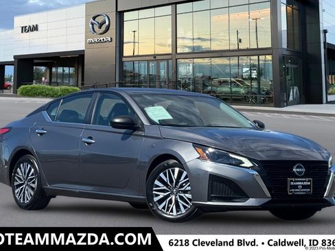 Used 2025 Nissan Altima 2.5 SV FWD image 1