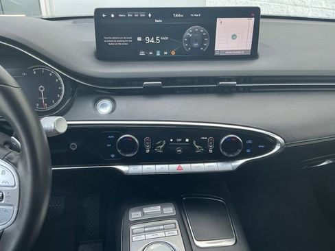 Used 2025 Genesis GV70 2.5T AWD/4WD image 11
