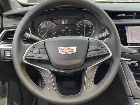 New 2025 Cadillac XT5 Premium Luxury w/ LPO, Floor Liner Package image 19