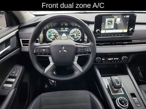 Used 2023 Mitsubishi Outlander SE image 22
