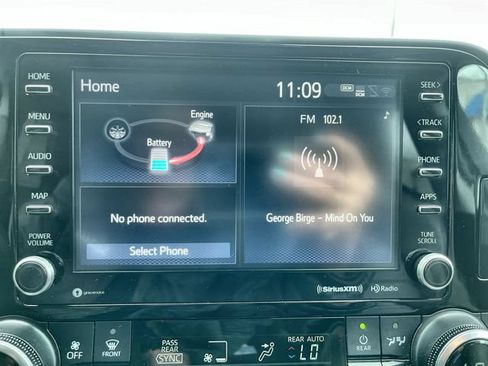 Used 2022 Toyota Highlander XLE AWD/4WD image 14