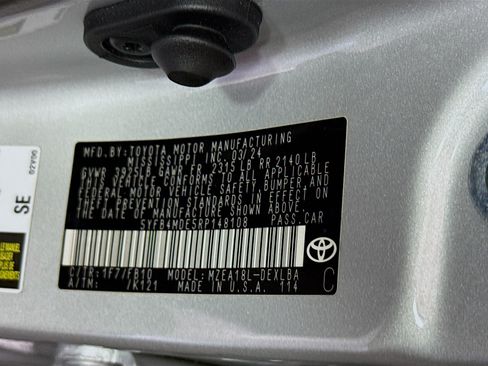 Used 2024 Toyota Corolla LE FWD image 39
